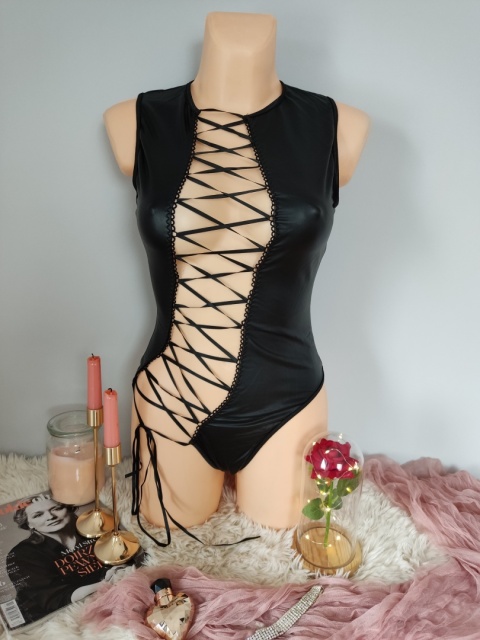 Czarne skórzane wycięte body seksowne M